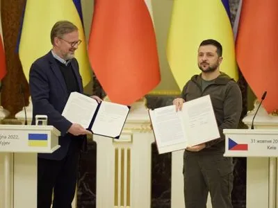 Зеленский и премьер Чехии подписали совместную декларацию по евроатлантической перспективе Украины