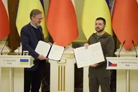 Зеленский встретился с премьером Чехии в Киеве