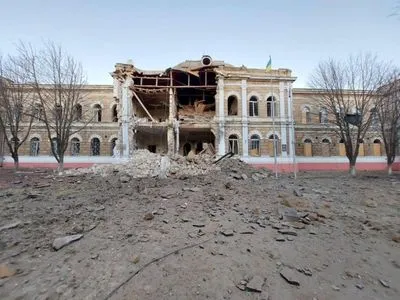 Ракетный обстрел Николаева: в ОП показали поврежденные колледж и гимназию