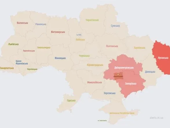 На Дніпропетровщині та у передмісті Запоріжжя чути вибухи: попередньо, працює ППО