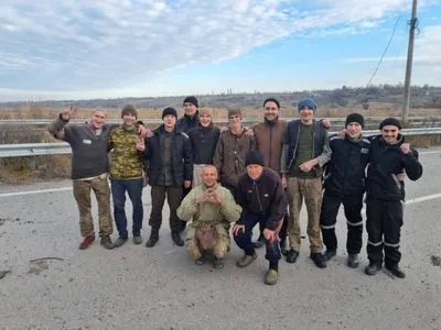 Возвращение из российского плена 107 военных: СБУ показала видео