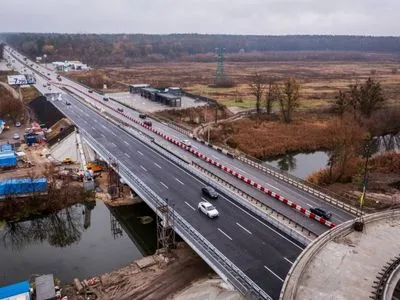 Стал препятствием для оккупантов: в Стоянке Киевской области отстроили мост