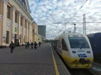 Из-за обстрела Сумской области, поезда Укрзализныци курсируют с опозданием: графики
