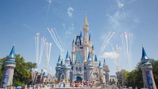 Disney закрывает российский офис своего кинопроката