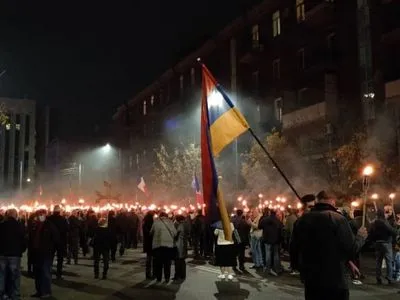 Мітинги в Єревані: мітингувальники вимагають виходу Вірменії з ОДКБ