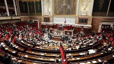 Парламент Франції затвердив екстрену допомогу в умовах енергетичної кризи