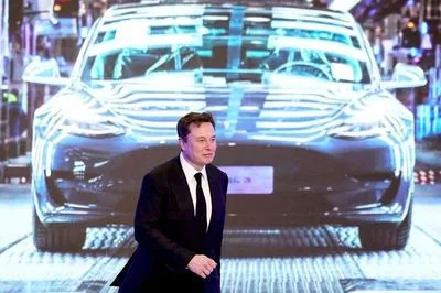 Ілон Маск продав акції Tesla на майже 4 млрд доларів
