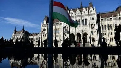 Венгрия блокирует план ЕС по пакету помощи Украине на 18 млрд евро - Bloomberg