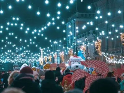 В Киевской области запретили праздничные гирлянды и световые декорации
