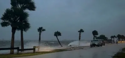 Ураган Nicole: Флорида объявила чрезвычайное положение