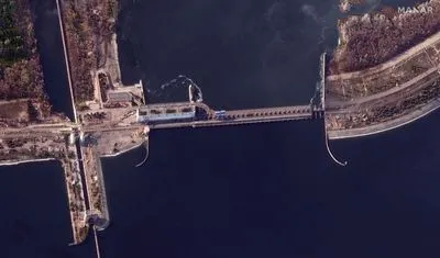 Спутниковые снимки Maxar зафиксировали значительные разрушения Новокаховской дамбы