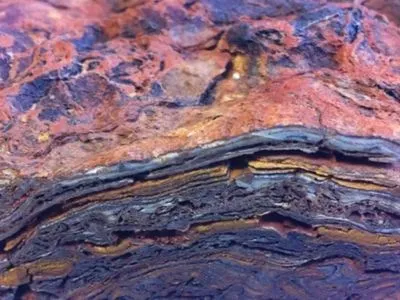 Дослідники знайшли кам'яні структури віком 3,5 млрд років