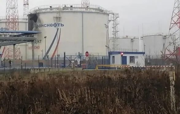 В орловській області рф вибухнула нафтобаза: влада заявила про атаку безпілотника