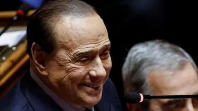 Берлусконі виправдано за підкуп свідка у справі про проституцію неповнолітніх