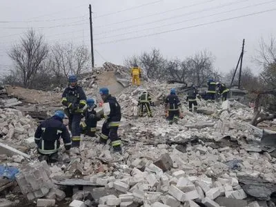Попадание российской ракеты по жилому дому в Запорожской области: из-под завалов изъяты тела 7 погибших