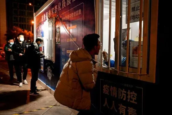 У Пекіні закликають громадян залишатися вдома на вихідні через зростання випадків COVID-19