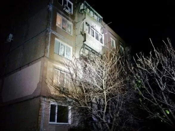 Росіяни за ніч випустили у бік Нікополя 40 снарядів: поцілили у сонячну підстанцію