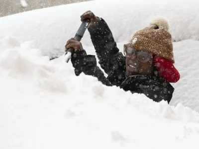 На запад штата Нью-Йорк обрушился мощный снежный шторм, есть погибшие