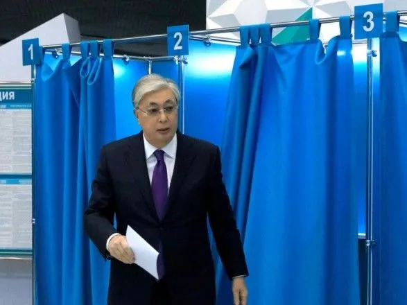 Екзит-пол: чинний президент Казахстану Токаєв перемагає на виборах