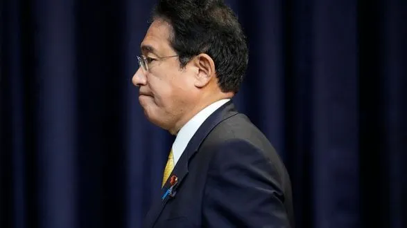 Премьер Японии уволил третьего министра за месяц