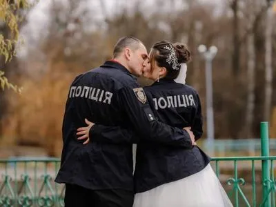 Спочатку присяга Українському народу, а потім один одному: на Черкащині одружилася пара поліцейських