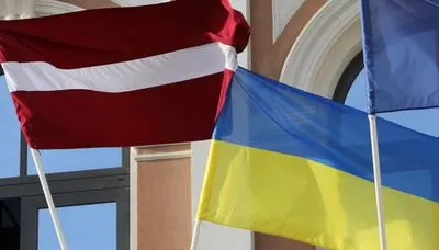 Поток беженцев из Украины в Латвию сокращается - министр