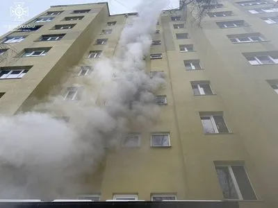 В многоэтажке в Ровно произошел пожар: пожарные спасли 7 человек