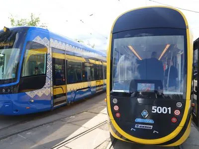У Києві відновили рух деякі трамваї