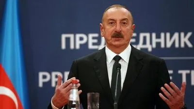 Азербайджан відкинув мирні переговори з Вірменією у разі присутності Макрона