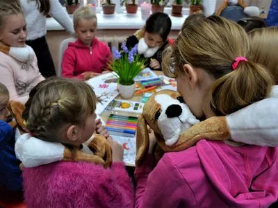 "Терапия объятиями": при содействии Фонда "МХП-Громаді" в Черкасской области открыли ресурсное пространство для детей
