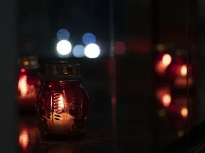 Загальнонаціональна хвилина мовчання і традиційна акція "Запали свічку": як в Україні вшановують пам’ять жертв Голодомору