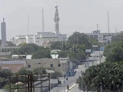 В столице Сомали боевики напали на гостиницу, которой пользуются чиновники