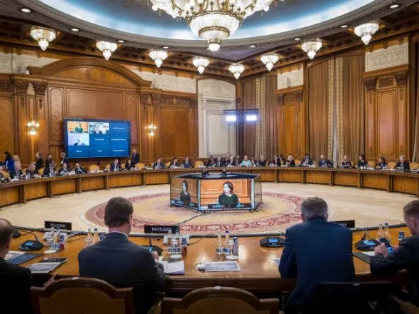 Кулеба зустрівся з главами МЗС G7: пояснив, як можна позбутися дефіциту електроенергії в Україні