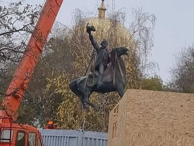 На Одещині демонтували пам'ятник Суворову