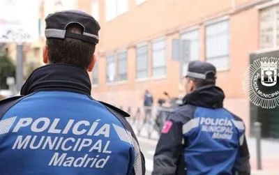 Поліція знову оточила будівлю посольства України в Мадриді – ЗМІ