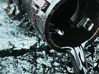 ЄС встановив граничну «стелю» ціни на російську нафту на рівні 60 доларів за барель