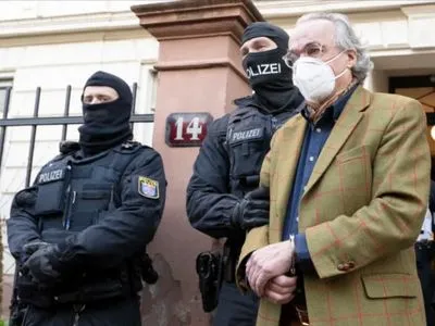 Немецкие спецслужбы подозревают принца и экс-депутата Бундестага в попытке госпереворота - СМИ