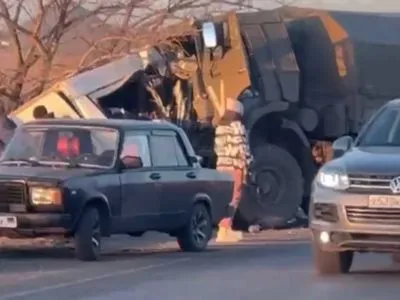 На Донбасі сталася ДТП з російськими військовими: 16 загиблих