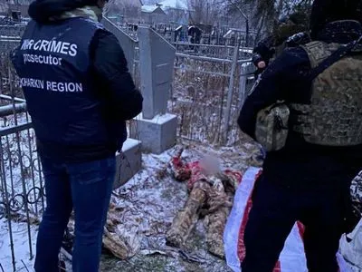 В Харьковской области эксгумировали тела отца и дочери, погибших от вражеских обстрелов