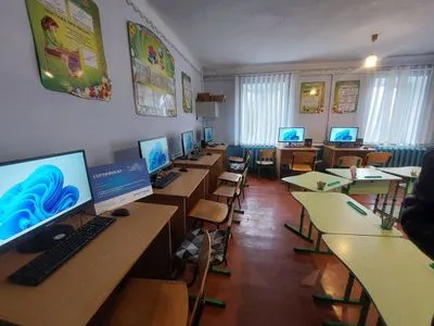 При поддержке МХП в гимназии Тернопольской области обустроили современный компьютерный класс