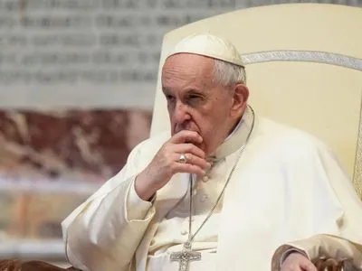 Папа Франциск під час публічної молитви заплакав, згадавши про страждання українців