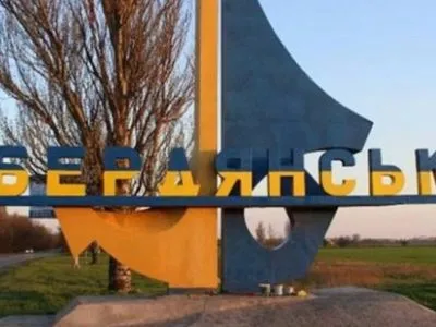 На авиабазе в оккупированном Бердянске прогремели мощные взрывы: официального подтверждения нет