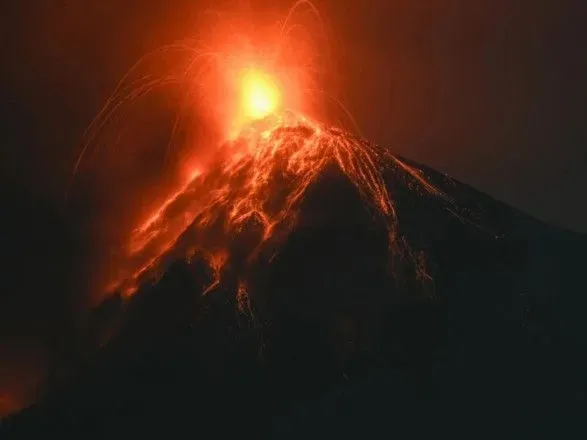 У Центральній Америці "прокинувся" один із найактивніших вулканів