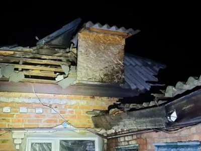 Изуродованные дома и электросети: оккупанты ночью атаковали Никопольский район