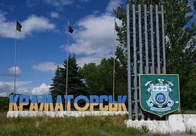 Краматорськ знову зазнав ворожого удару: окупанти влучили у промзону та корпус інституту
