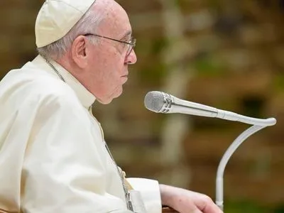 Папа Римский призвал праздновать Рождество скромнее и жертвовать Украине