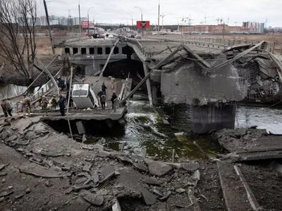 Окупанти зруйнували та пошкодили в Україні 25 тис. км доріг та 315 мостів - Шмигаль