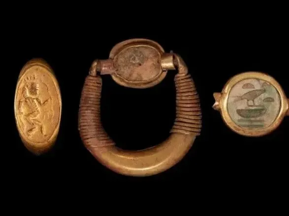 arkheologi-znayshli-v-yegipti-zoloti-prikrasi-vikom-3500-rokiv