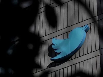 Twitter удаляет публикации со ссылками на другие социальные платформы