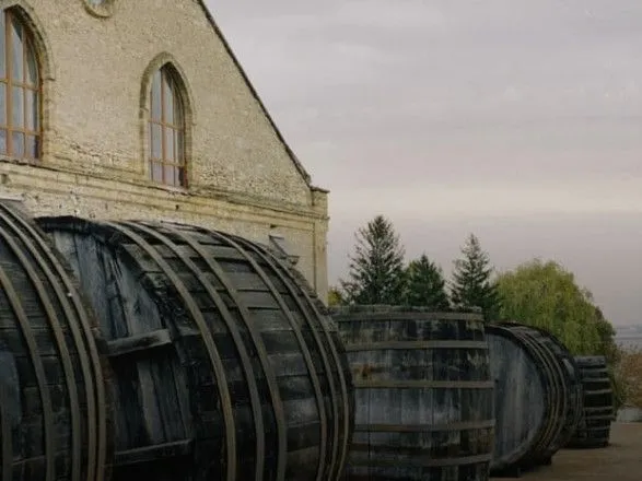 Россияне ограбили одно из старейших винодельческих хозяйств в Херсонской области